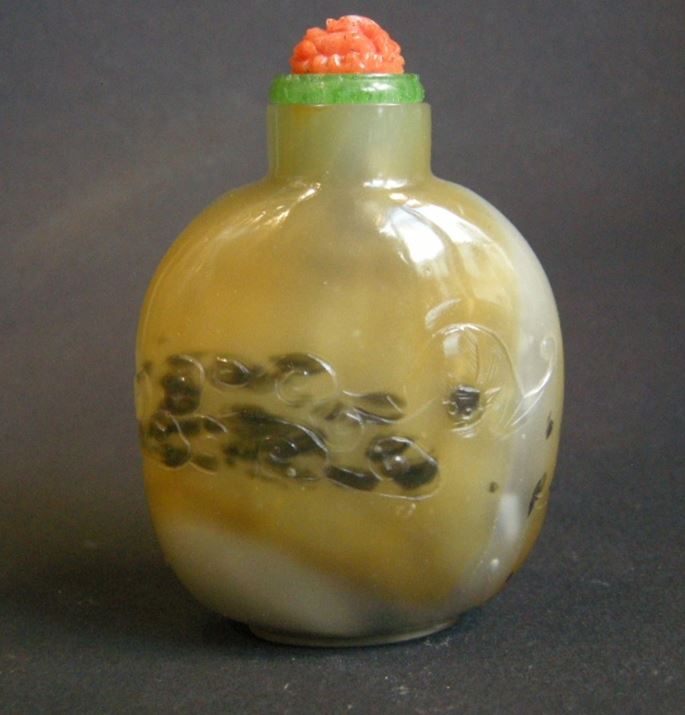 Glass snuff bottle sculpted imiting Agate | MasterArt